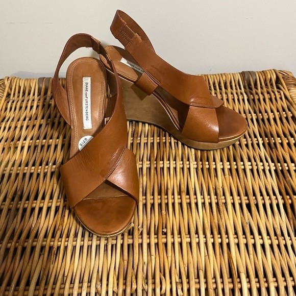 DVF Sunny Cutaway Wedge - Picture 1 of 7